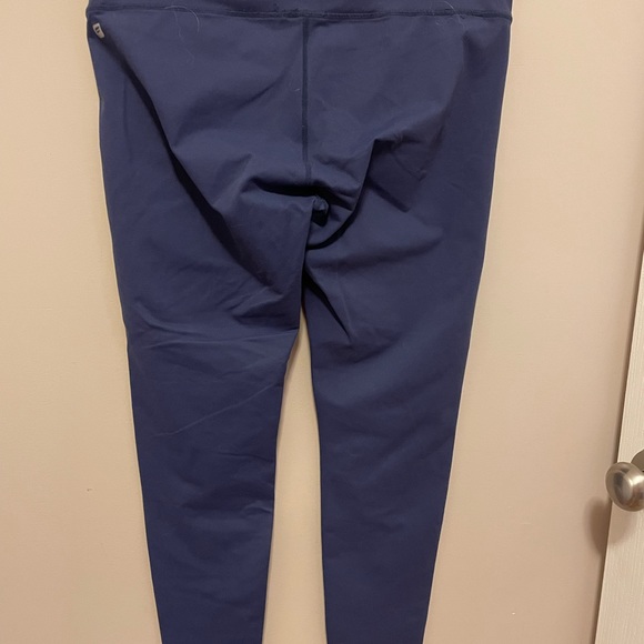 SOLD Fabletics Blue Ankle Length Workout Leggings - Picture 2 of 3